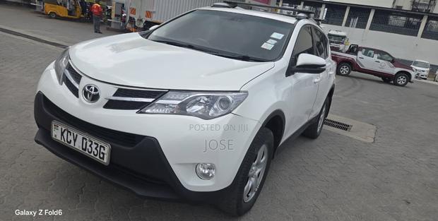 Toyota RAV4 2014 White