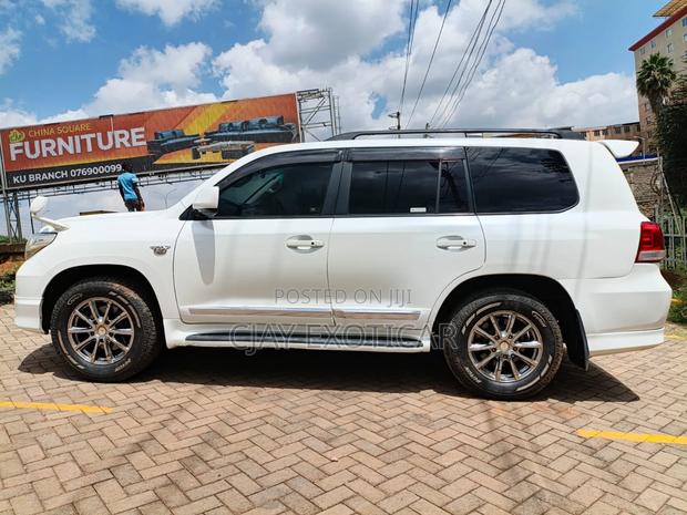 Toyota Land Cruiser 4.6 V8 ZX 2011 White
