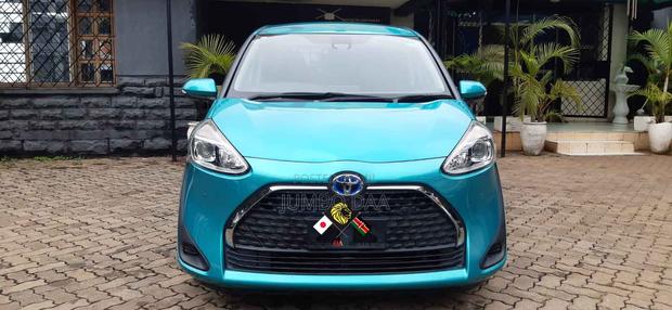 Toyota Sienta 1.5 FWD 2019 Green