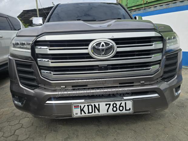 Toyota Land Cruiser 2014 Brown