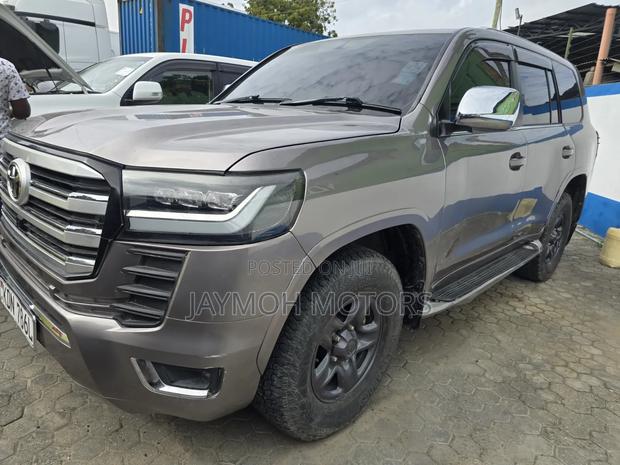 Toyota Land Cruiser 2014 Brown