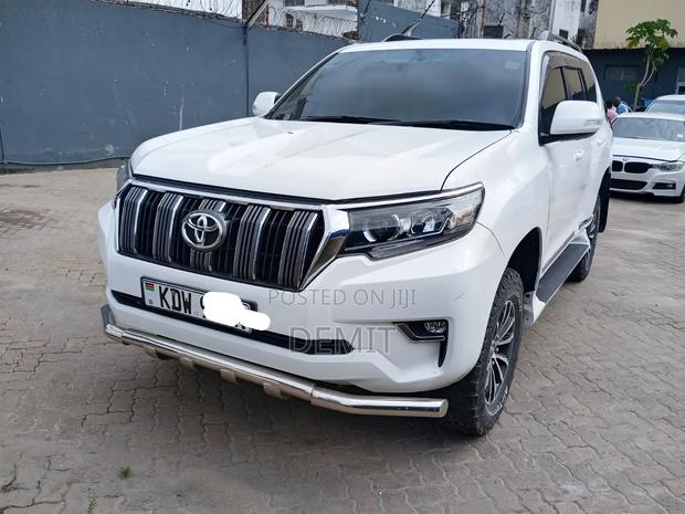 Toyota Land Cruiser Prado 4.0 Petrol TX 2011 White