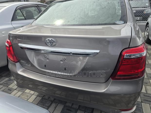 Toyota Axio 2019 Gold