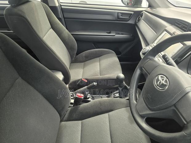 Toyota Axio 2019 Gold