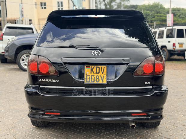 Toyota Harrier 2000 Black