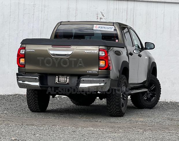 Toyota Hilux Revo Double Cab Deisel 2.4 AWD 2021 Green