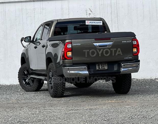 Toyota Hilux Revo Double Cab Deisel 2.4 AWD 2021 Green
