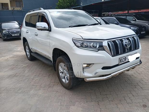 Toyota Land Cruiser Prado 2.7 i 2010 White