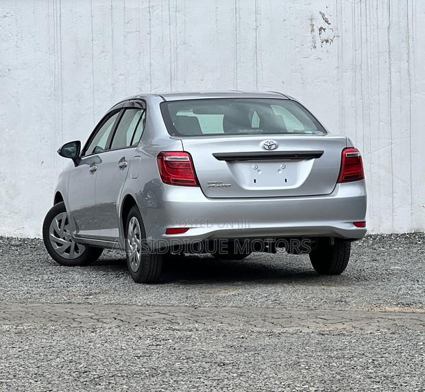 Toyota Axio 2018 Silver