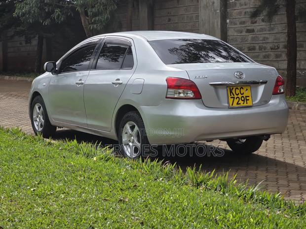 Toyota Belta 2008 Silver