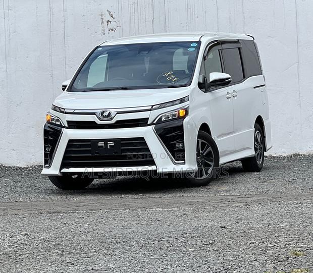 Toyota Voxy 2019 White