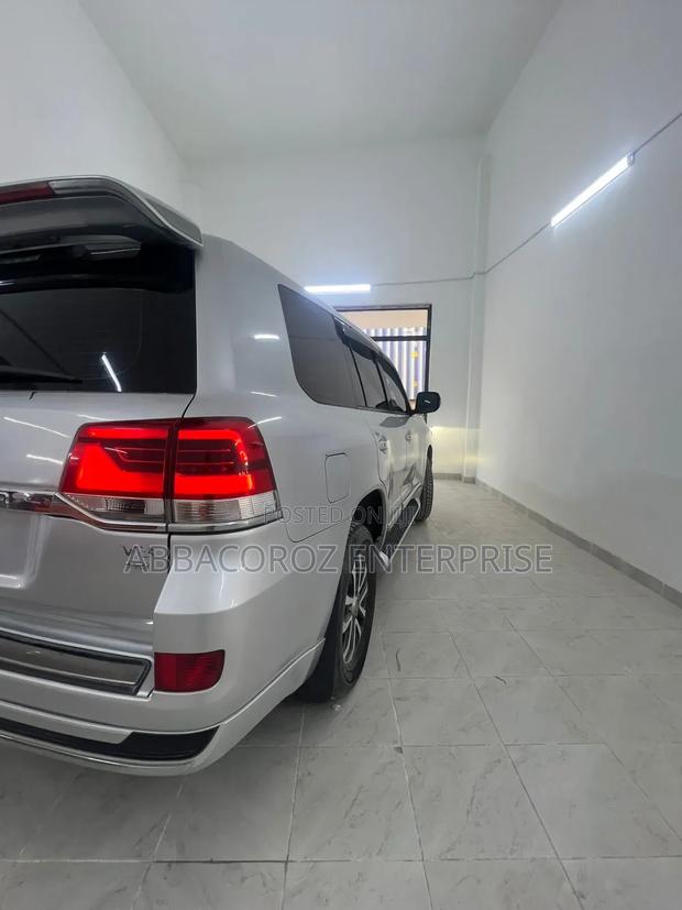 Toyota Land Cruiser 2015 Silver