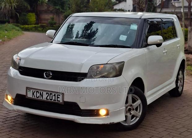 Toyota Corolla Rumion 2010 White