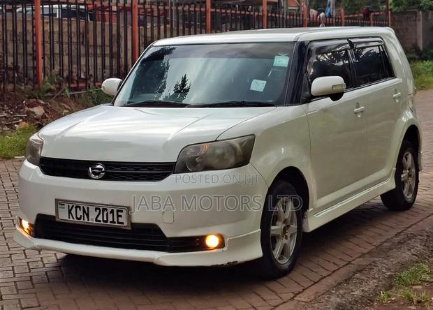 Toyota Corolla Rumion 2010 White