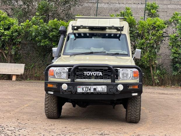 Toyota Land Cruiser 2017 Beige