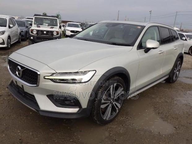 Volvo V60 2019 Beige