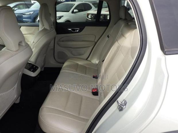 Volvo V60 2019 Beige