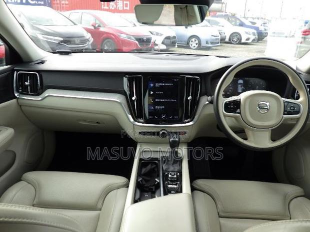 Volvo V60 2019 Beige