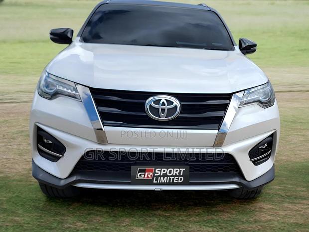 Toyota Fortuner 2.8 D AWD 2019 White