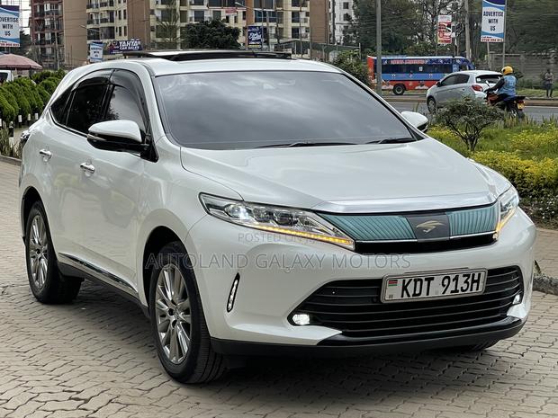Toyota Harrier 2018 White
