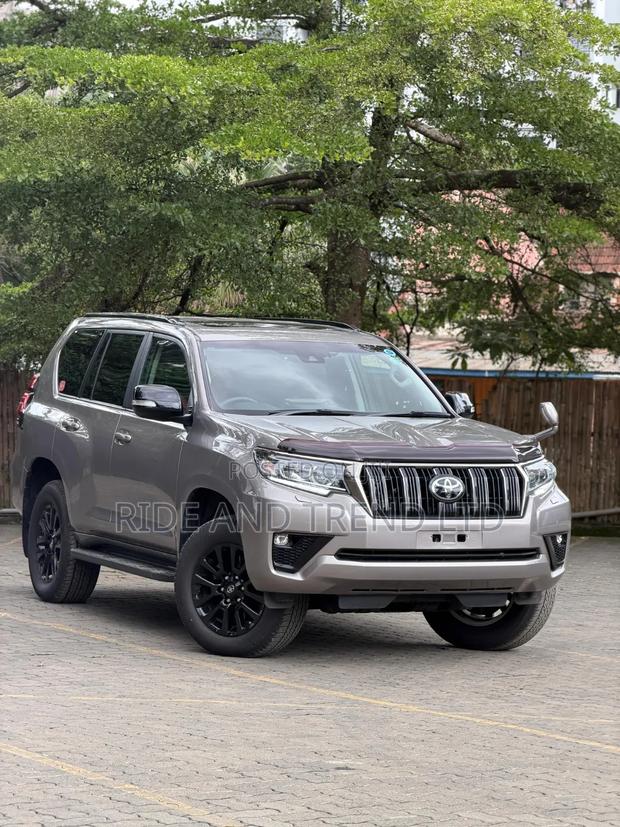 Toyota Land Cruiser Prado 2.8 2021 Gold