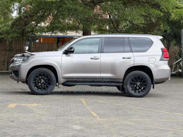 Toyota Land Cruiser Prado 2.8 2021 Gold