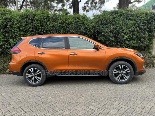 Nissan X-Trail 2.0 Petrol FWD 2018 Orange