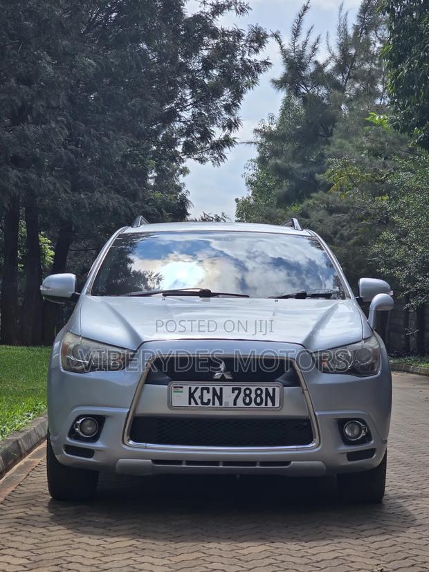 Mitsubishi RVR 2010 Silver
