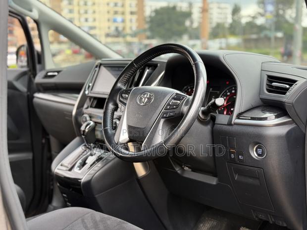 Toyota Alphard 2.5 Petrol FWD 2019 Brown