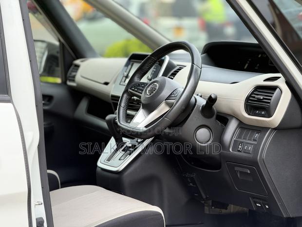 Nissan Serena 2019 White