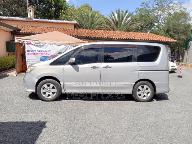 Nissan Serena 2012 Silver