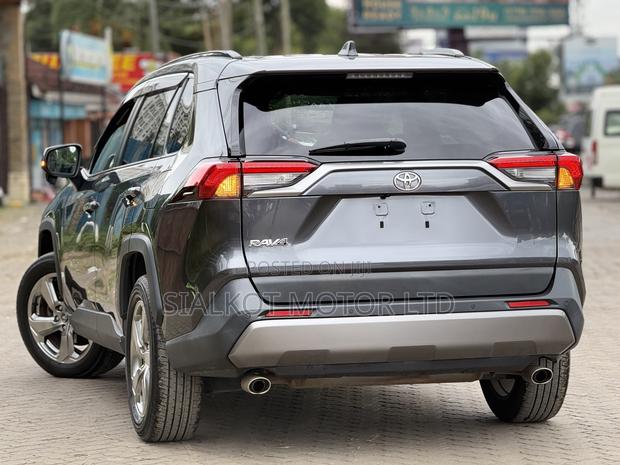 Toyota RAV4 Limited AWD 2019 Gray