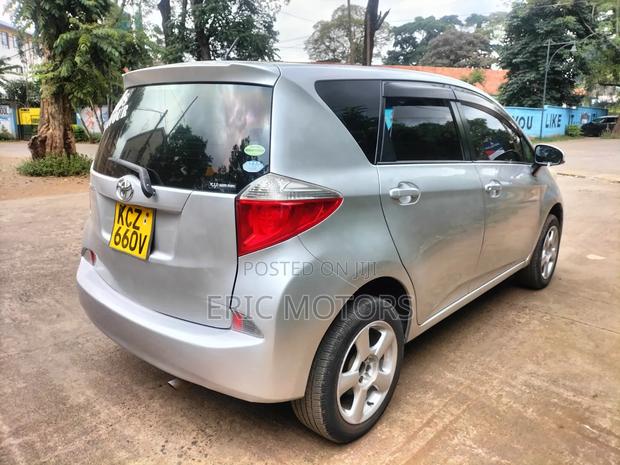 Toyota Ractis 2013 Silver