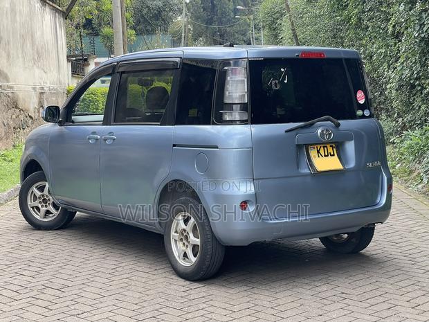 Toyota Sienta 2015 Blue
