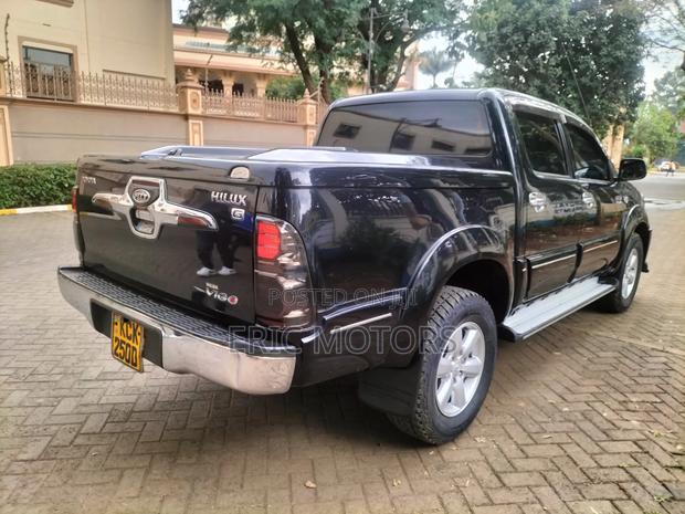 Toyota Hilux 2010 Matt Black