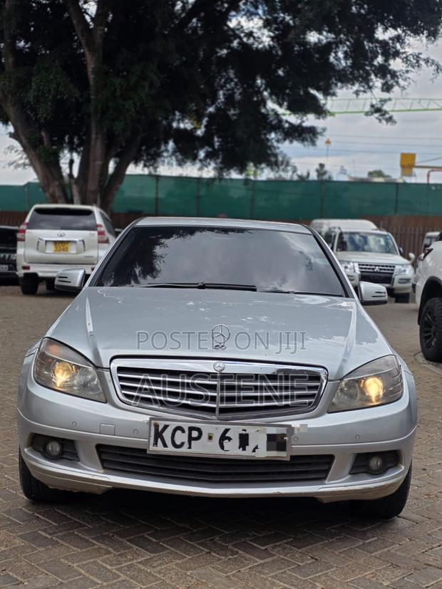 Mercedes-Benz C180 2011 Silver