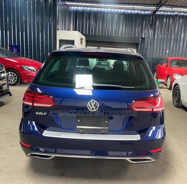 Volkswagen Golf 2018 Blue