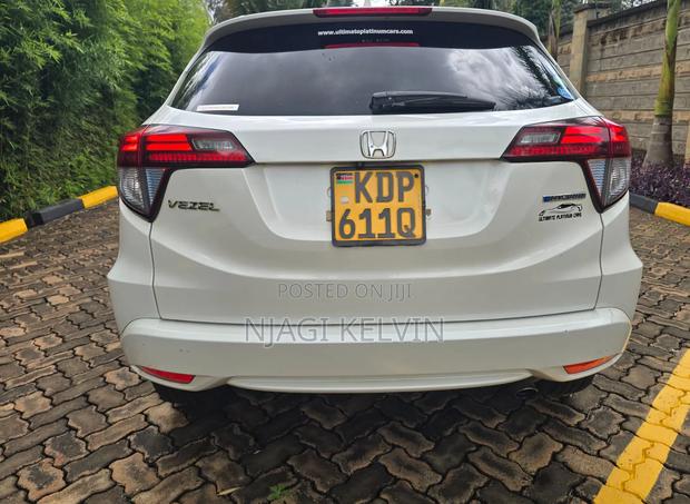 Honda Vezel 2017 White