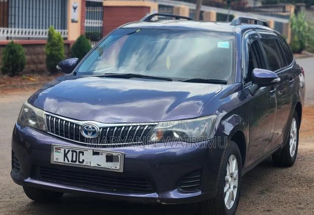 Toyota Corolla Fielder 1.5 Hybrid FWD 2013 Purple