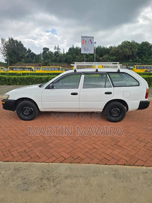 Toyota Corolla 2002 White
