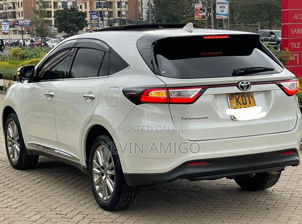Toyota Harrier 2018