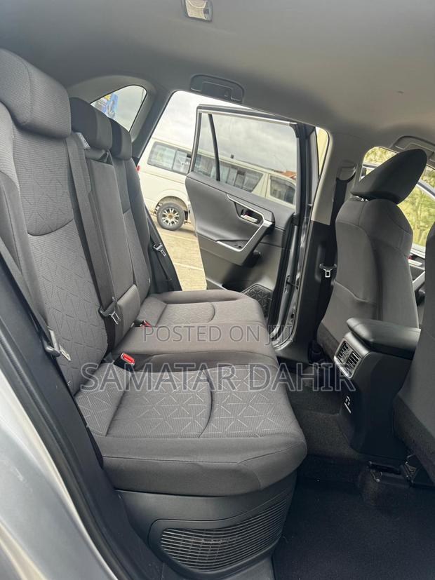 Toyota RAV4 Hybrid 2020 Silver