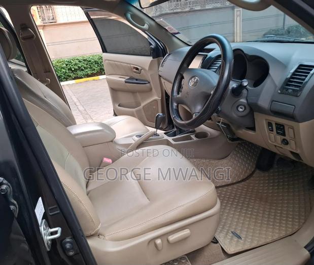 Toyota Hilux 2010 Black