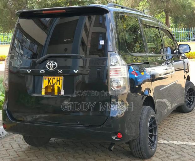 Toyota Voxy 2009 Matt Black