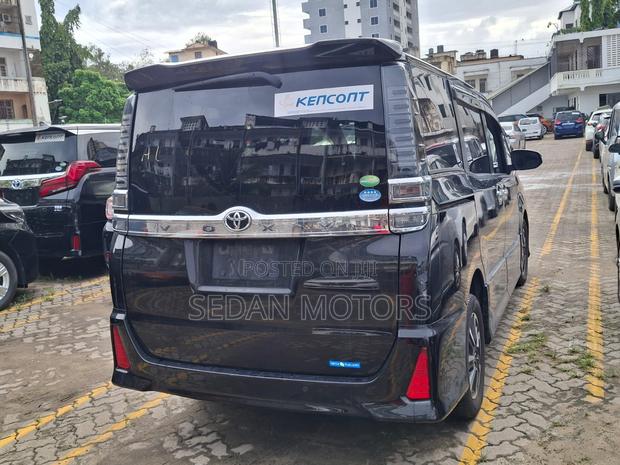 Toyota Voxy 2019 Matt Black