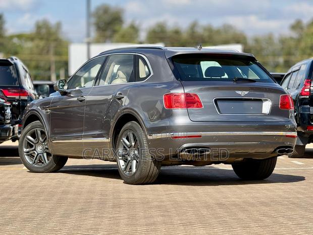 Bentley Bentayga Mulliner AWD 2018