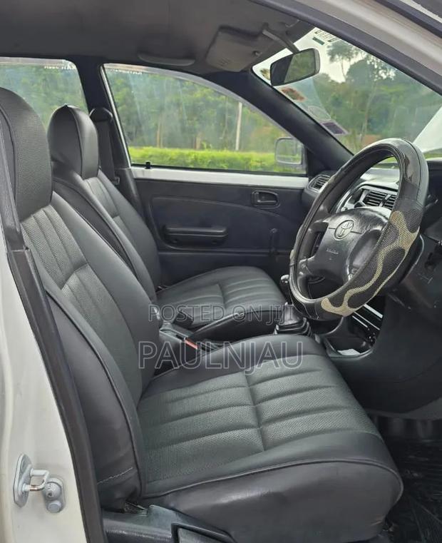 Toyota Corolla 2000