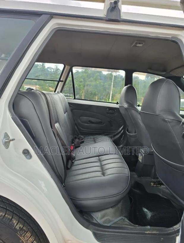Toyota Corolla 1999 White