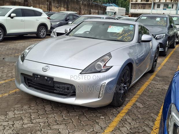 Nissan Fairlady 2019 Silver