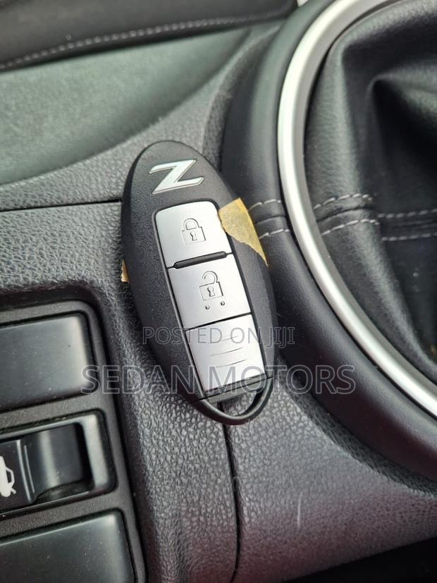 Nissan Fairlady 2019 Silver